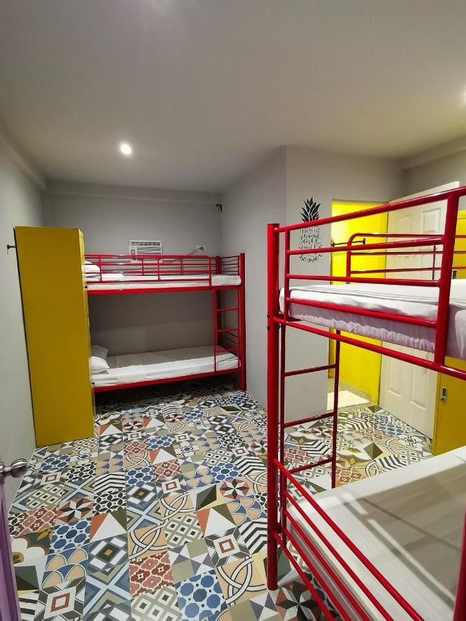 Way Shack Hostel Oslob Eksteriør billede
